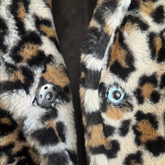 Angel Kiss Animal Print Teddy Jacket - Picture 2 of 8